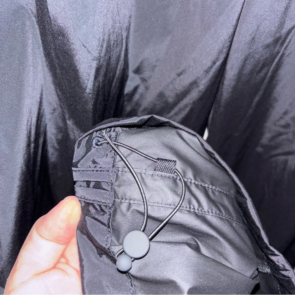 Athleta NEW Rise black nylon stretch loose fit track pants bungee hem sz Medium - Picture 5 of 11